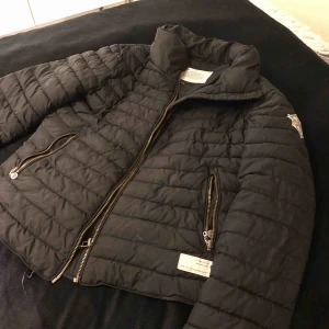  - Köptes för ca 2100 i butik.