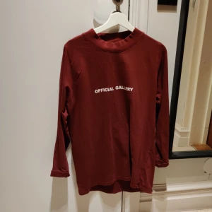  - Tröja från official gallery, sparsamt använd! 