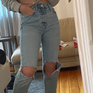 Zara jeans - Säljer dessa Zara jeans! Storlek 34. Jätte sköna! Säljer för 300 + frakt!