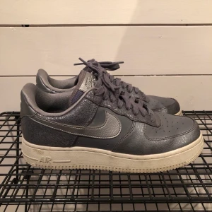 Nike air force 1, strl 40,5 - Kom med bud 🦋💛 bud börjar på 350 kr 💛
