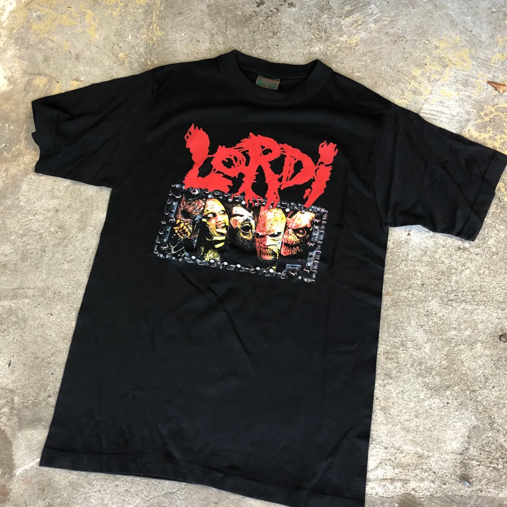 Lordi merch i strl: S (passar S/M) condition 9/10. Har 2 stycken på lager och dom kostar 40kr+frakt/styck . T-shirts.