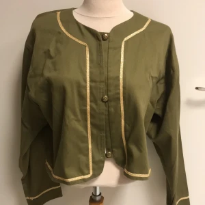 Maskerad-jacka!  - Använd på filminspelning för några år sedan och passar utmärkt till utklädnad. 