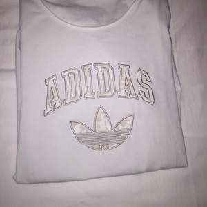 - New
- Bought in a real adidas store on my way to Rom 
- Original price: 300kr 
- Reason i sell it: Have 2 