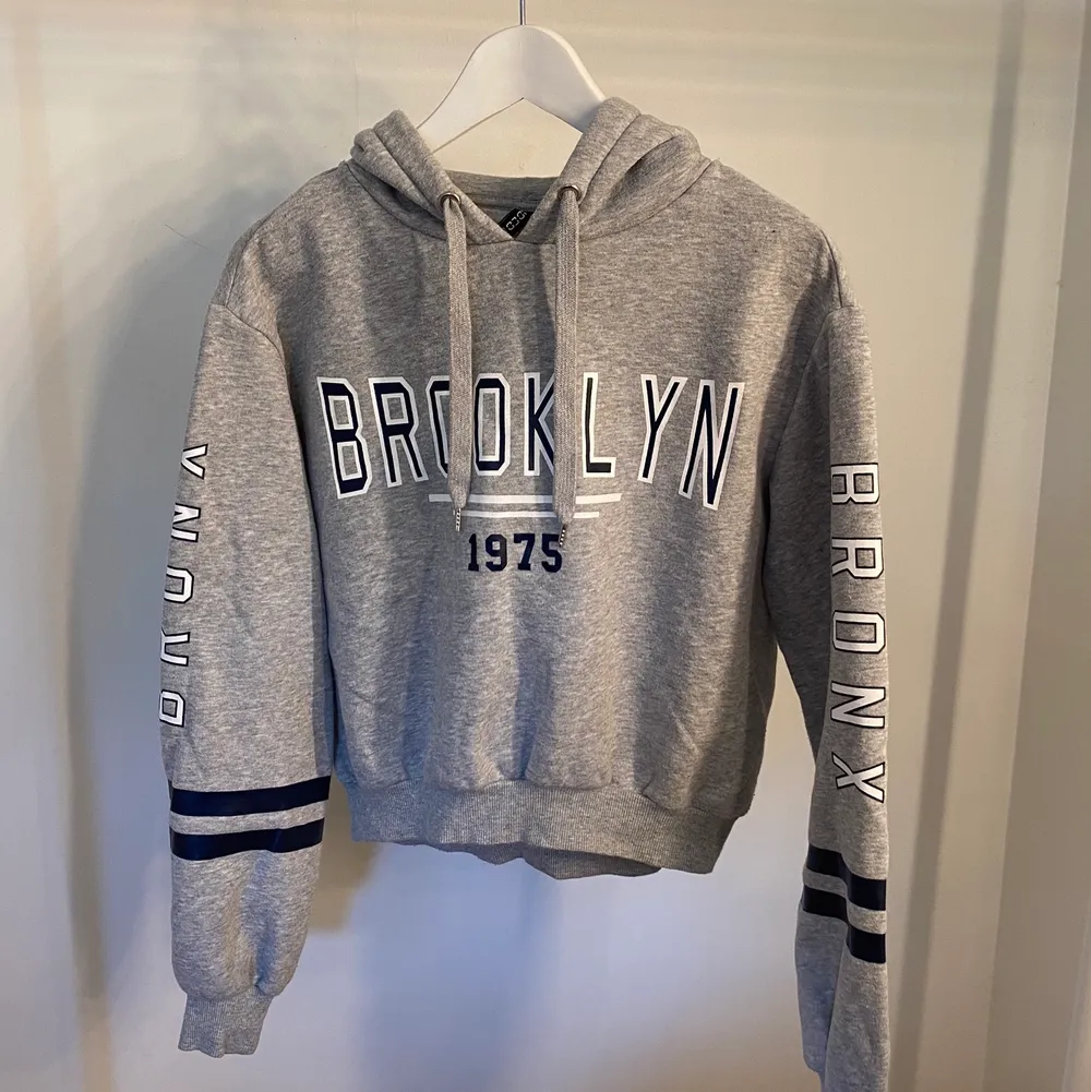 Snygg hoodie från H&M! Använd några gånger!. Hoodies.