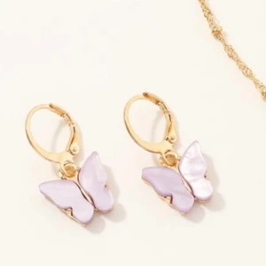 Öronhänge - Säljer dessa super söta trendiga öronhängena från Shein. Helt oanvända