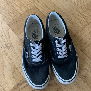 Vans sneakers - Säljer pga köpte fel storlek