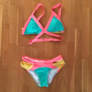 - Snygg bikini strl S
Ej använd, har endast provat den 

