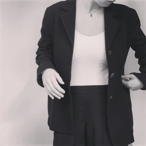 Mulberry kavaj - Svart/mörkblå Mulberry kavaj! Storlek 10. Sitter som s/m