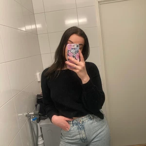 Stickad tröja - Stickad tröja från Crocker, med ”öppen” rygg🖤