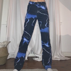 BLIXT JEANS⚡️ - super snygga blixtjeans från jaded london⚡️💙 i använt skick men helt utan skador!