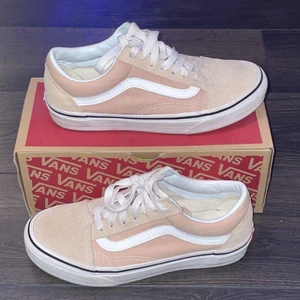 Vans - Säljer ett par vans i färgen frappe💕 Nästan aldrig använda då jag köpte fel storlek💕 bara att skriva💕