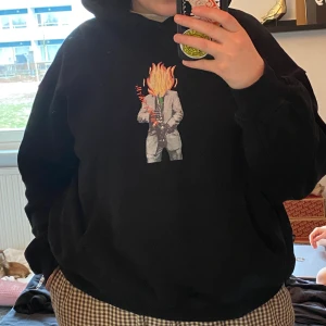 Sweet sktbs hoodie - En svart hoodie från sweet skateboards. Bra skick. Använd få gånger, snöre i luvan saknas dock. Ordinarie pris 600kr.