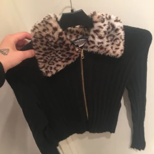  - Leopard kofta storlek xs-s