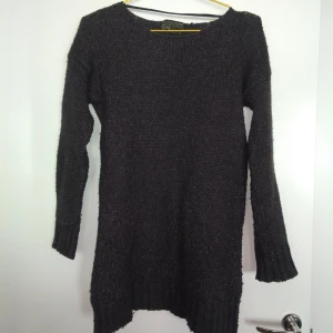  - Stickad lång tröja från Saints and Mortals / Sinners Saints, köpt på Carlings. Gratis frakt!