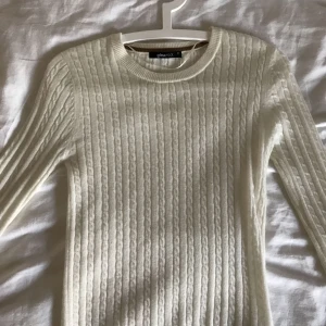  - Fin stickad tröja ifrån Gina tricot, aldrig andvänd!💞