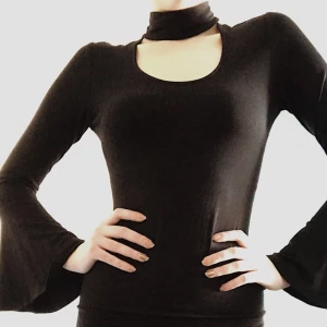  - Klänning från h&m, använd en gång. Väldigt stretchig och mjuk i materialet. Köparen står för frakt✨