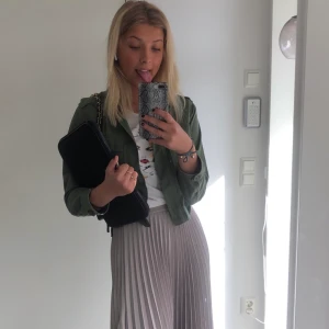 Grön jacka - Säljer den här gröna jackan från Cubus💞💞