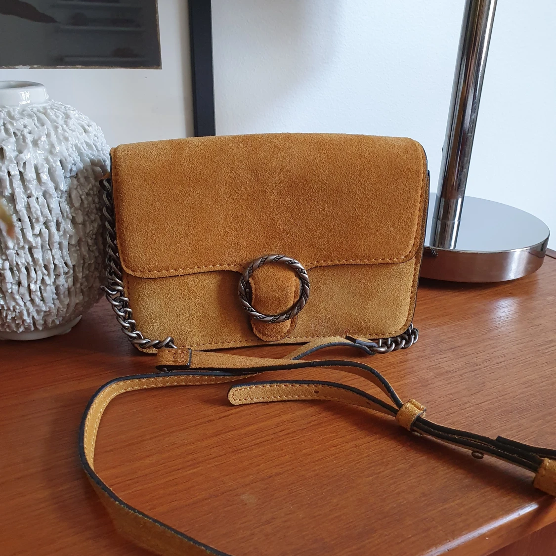 Axelväska senapsgul Mango