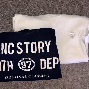 2 t-shirts - Säljer 2 fina t-shirts för 100 kr. Den vita är från Carin Wester i strorlek M med lite oversized passform. Den blåa med tryck är från Gina Tricot från 2013-14 i storlek S. Välbevarat skick på båda två🥳 frakten tillkommer
