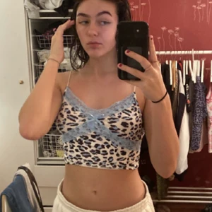 Cute linne - Intressekoll på detta jättefina linne jag köpt på Plick men inte fått så jättemycket användning av🥺               frakt-24