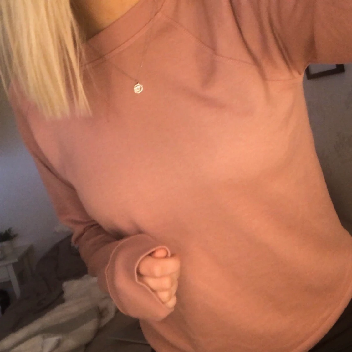 Collegetröja i fin nuderosa!