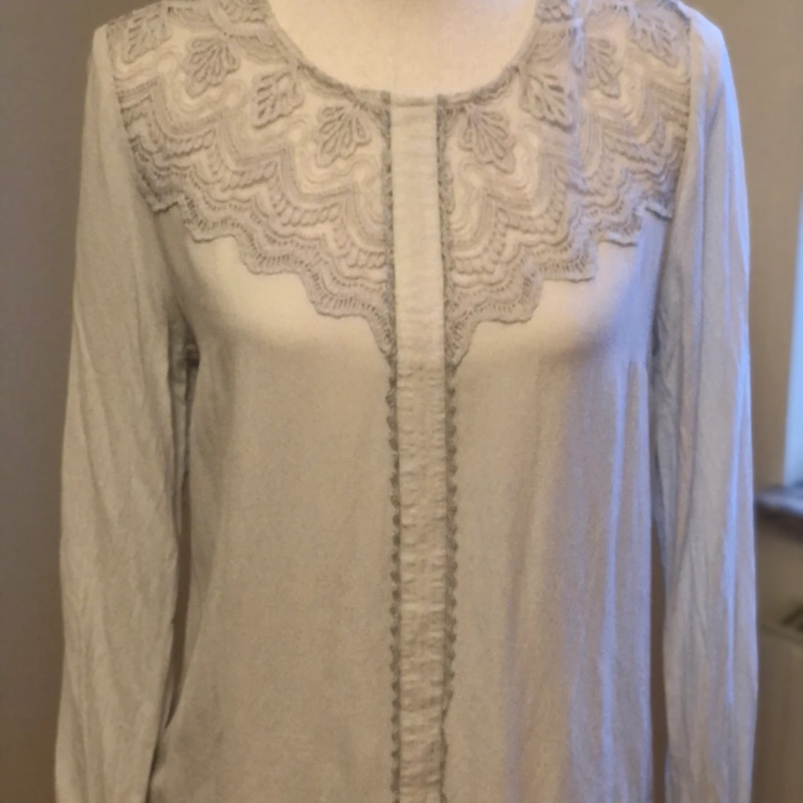 Rosamunde ljusblå blus M