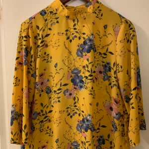 Topp - Rensar garderob efter flytt allt är inklusive frakt! 