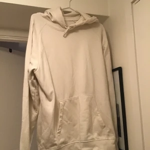 Vit hoodie  - Herr Hoodie från H&M strl L