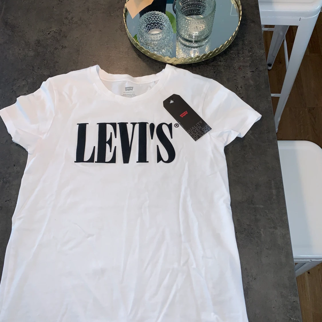 Oanvänd Levi’s T-shirt - 90