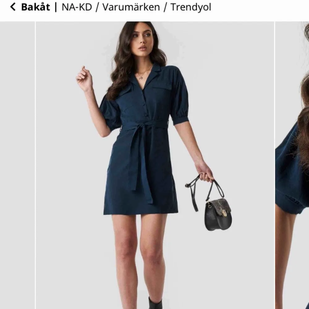 Ny breast pocket blå klänning. Klänningen från Trendyol. Storlek är 34, kan passa också 36. Original priset är 449 kr. Aldrig använd! Frakt är plus 54kr.. Klänningar.