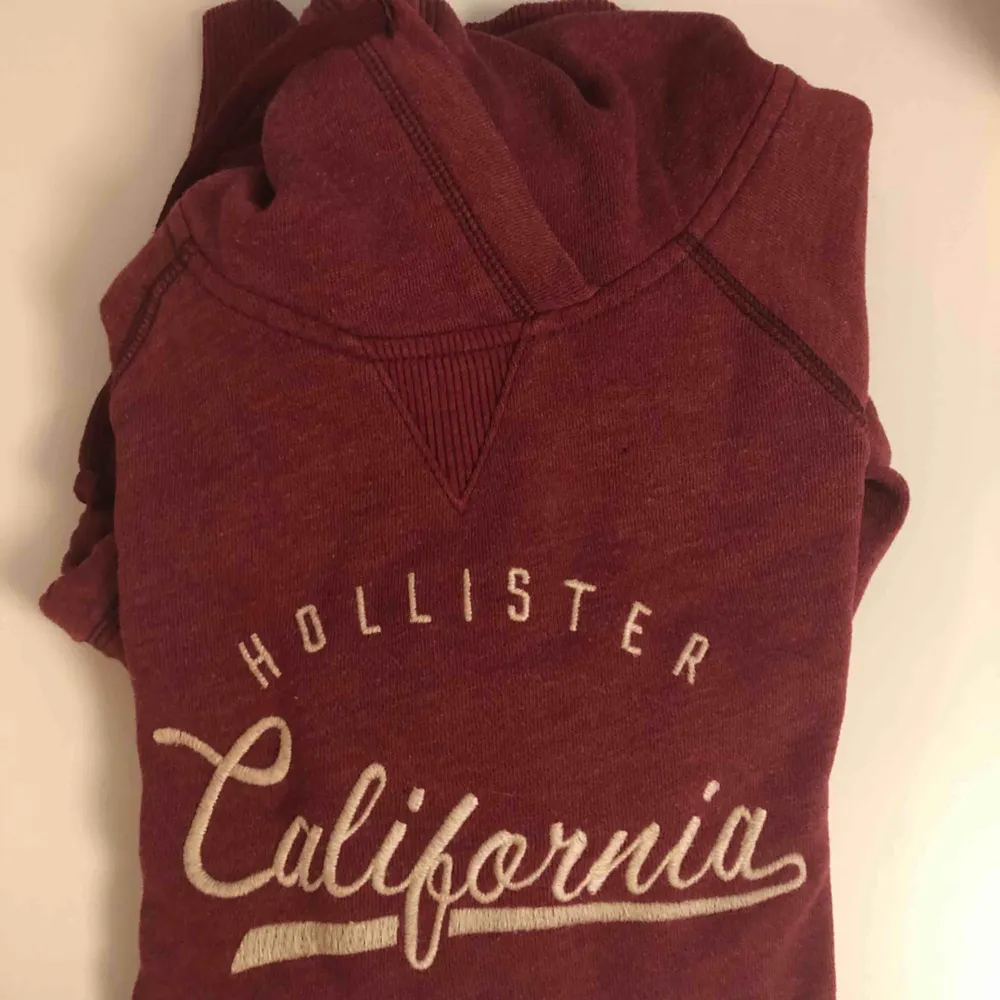 Hollister hoddie/luvtröja i stl xs/s . Hoodies.