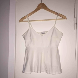  - Söt topp från Gina tricot. Köparen står för frakten