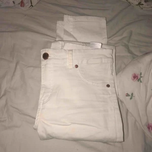  - Vita snygga byxor, 