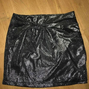  - Såå fin kjol från BikBok, använd en gång☺️✨