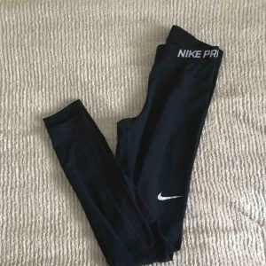  - nike tights i storlek S