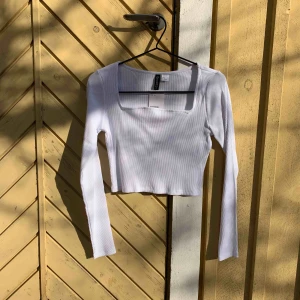  - Liten i storleken aldrig använt passar dig som har XS/small  Frakt tillkommer eller möts upp i Sthlm 