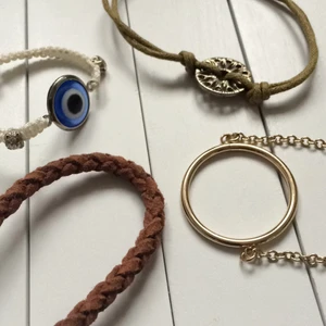  - 3 armband från hm och det vita från Grekland 