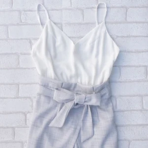  - Säljer min snygga playsuit för 150:-!!!! Oanvänd 😍😍