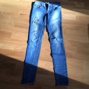 Snygga jeans från Forever21, stl 24 tum. Normal stl!
