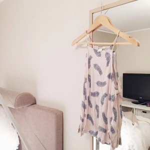  - Linne från HM, köpt i somras men aldrig fått tillfälle för att använda. Frakt inkluderad i priset