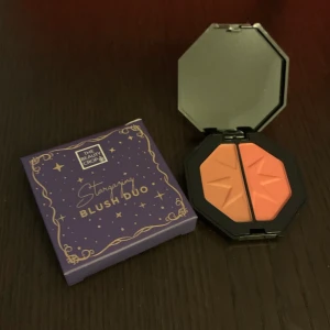 Blush duo  - Oanvänd blush duo.