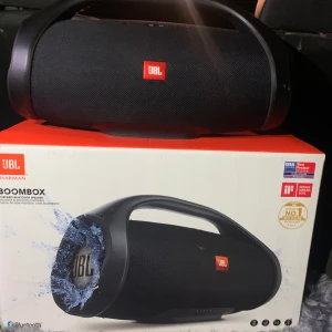 JBL högtalare BOOMBOX - Använd bara 3 Gånger kartong och sådant finns