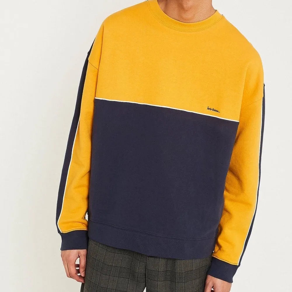 Mysig sweater från urban outfitters ✨ Ett plagg som jag hade på mig första veckan och sedan aldrig använde tråkigt nog 😔  . Tröjor & Koftor.