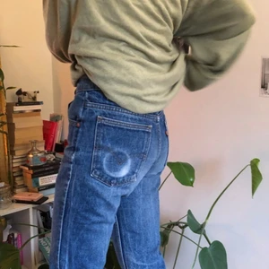 Grön tröja - Grön tunn tjocktröja, oversized och skönt mjukt material, möts gärna i Göteborg annars tillkommer frakt;)