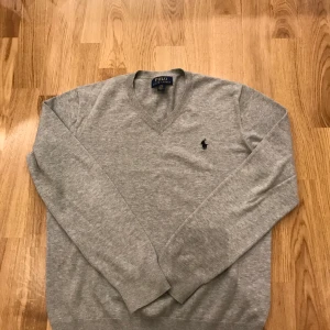 Ralph Lauren Polo tröja - Storlek barn 14-16 Perfekt skick