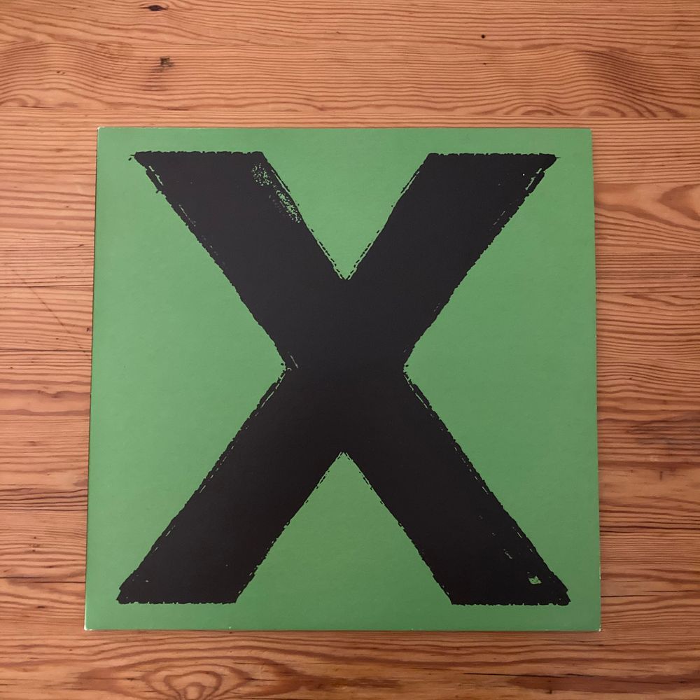 Ed Sheerans album ”Multiply” på svart vinyl. Perfekt skick. Köparen betalar frakt.. Övrigt.