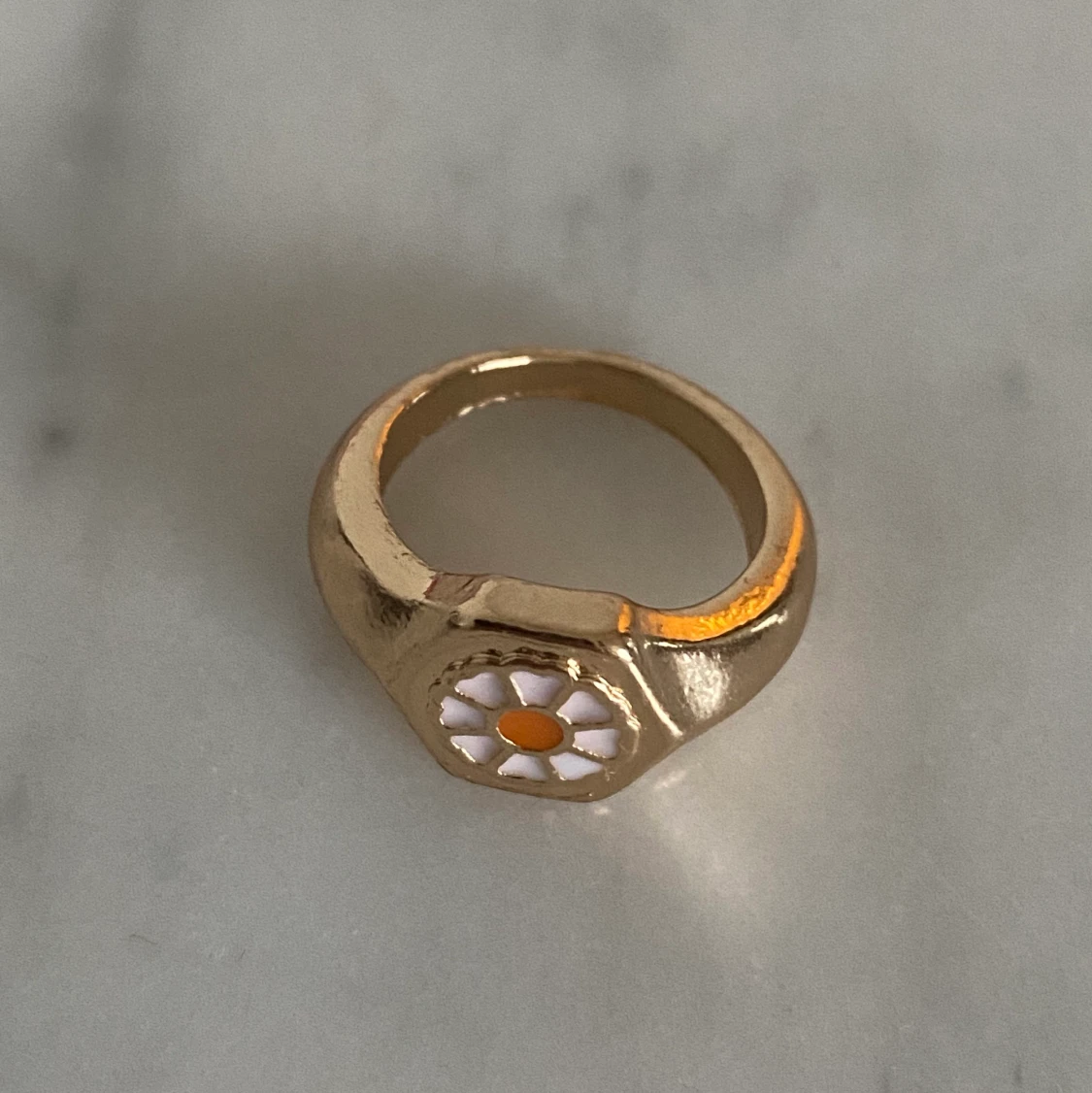 Ring med blomma - 90