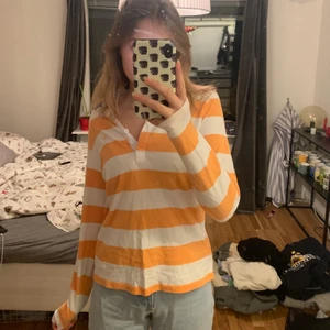 Gant pikétröja   - Pikétröja inköpt på gant för fleeera år sen men kommer inte ens ihåg om jag har använt den. Strl M men skulle mer säga åt S? Jag brukar ha xs på tröjor så allt beror på hur man vill att den ska sitta😊