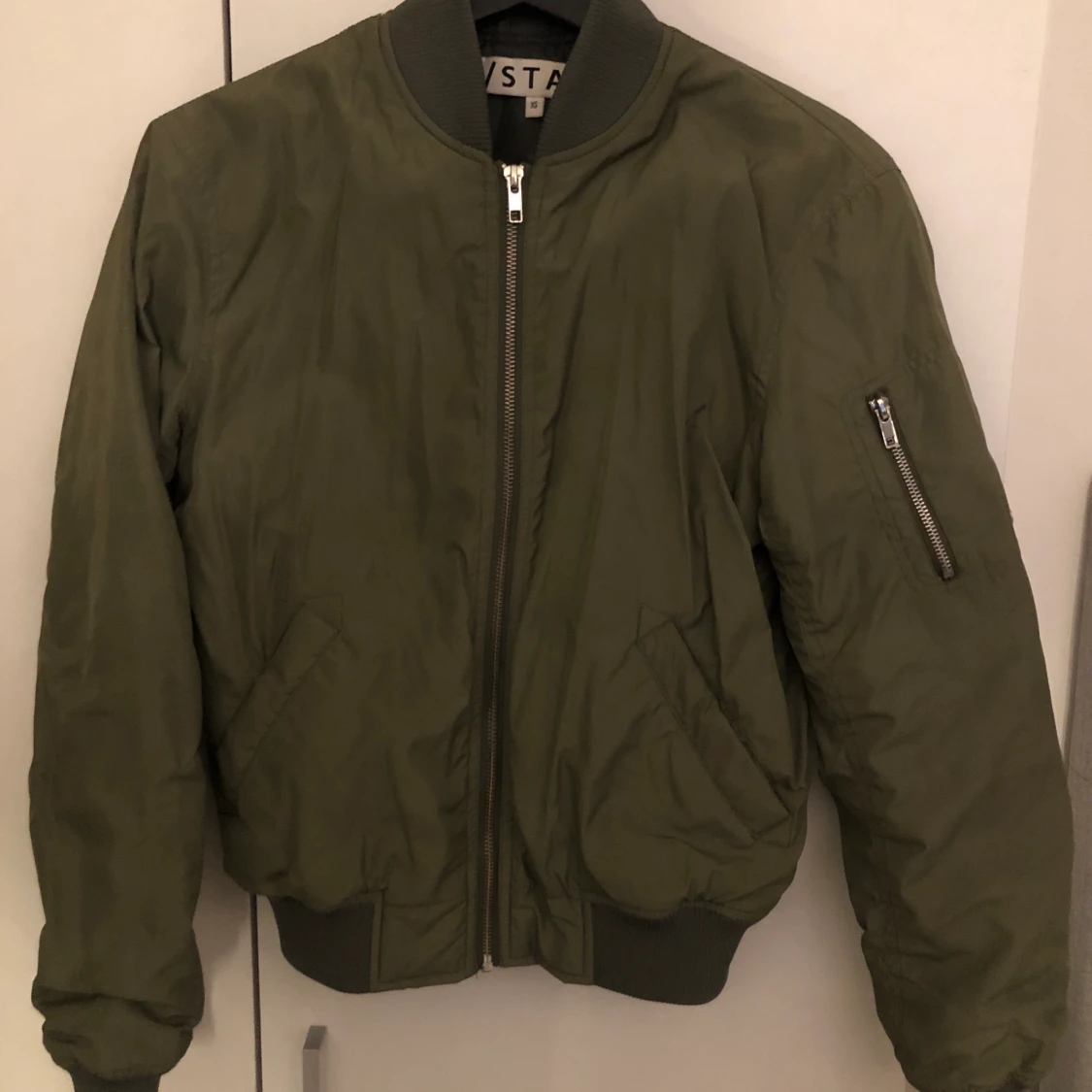 Grön bomberjacka