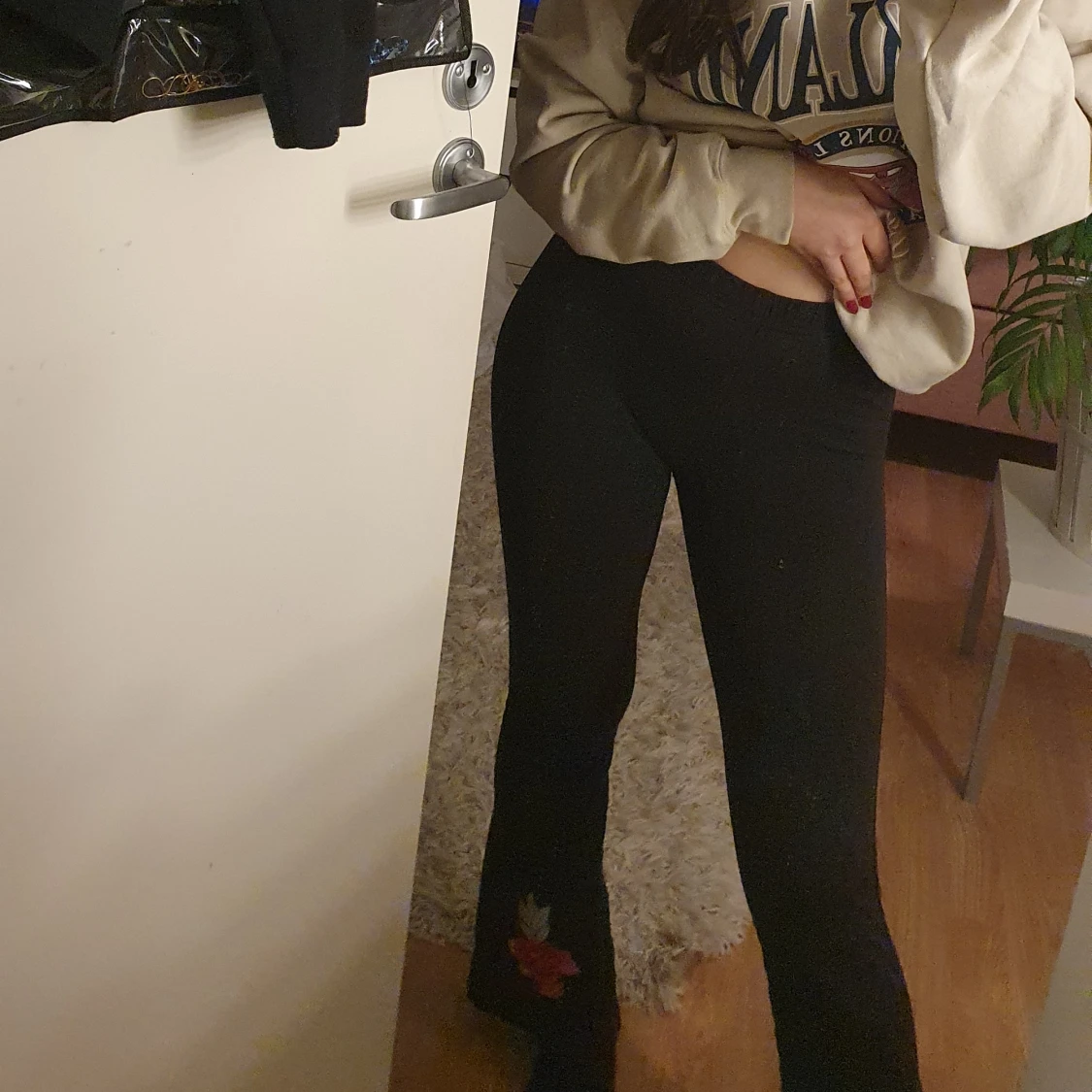 Yogapants Bootcuts med broderade rosor - 90